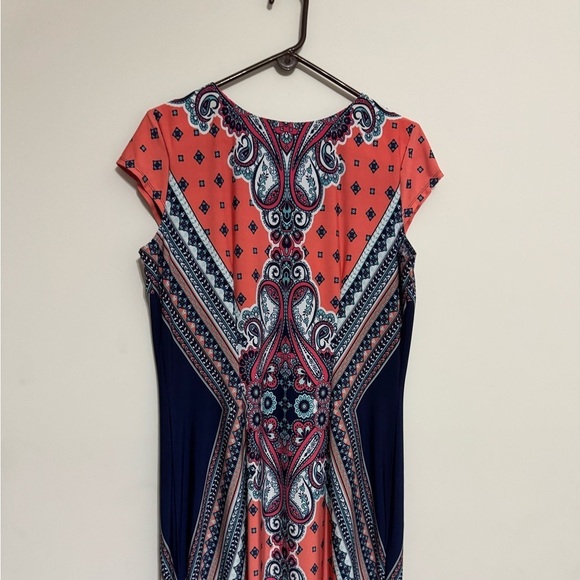 Liz Claiborne Dresses & Skirts - 💜 💜Liz Claiborne Coral and Navy Patterned Dress